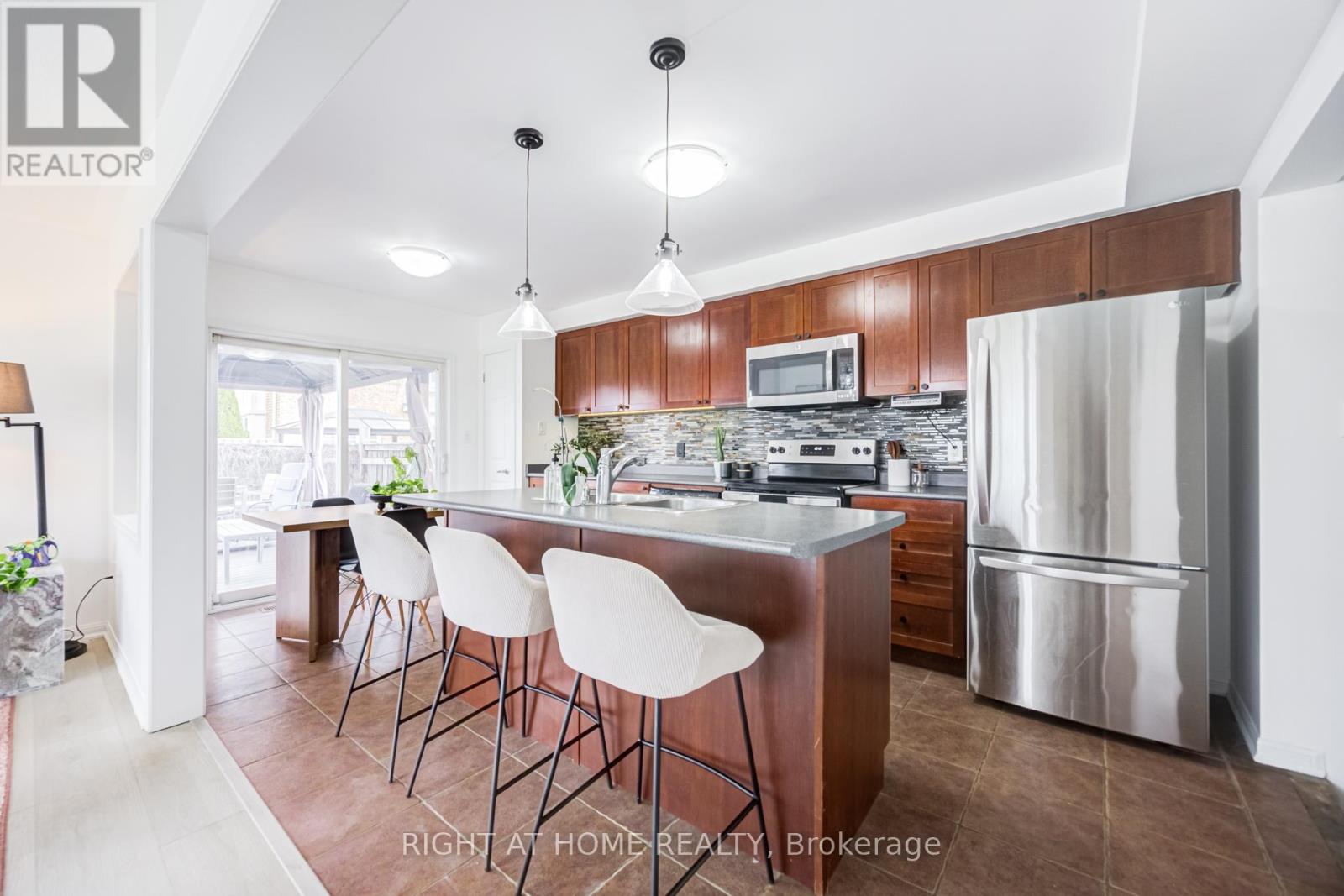 1 Jamesway Crescent, Whitchurch-Stouffville, Ontario  L4A 0A3 - Photo 13 - N13022904