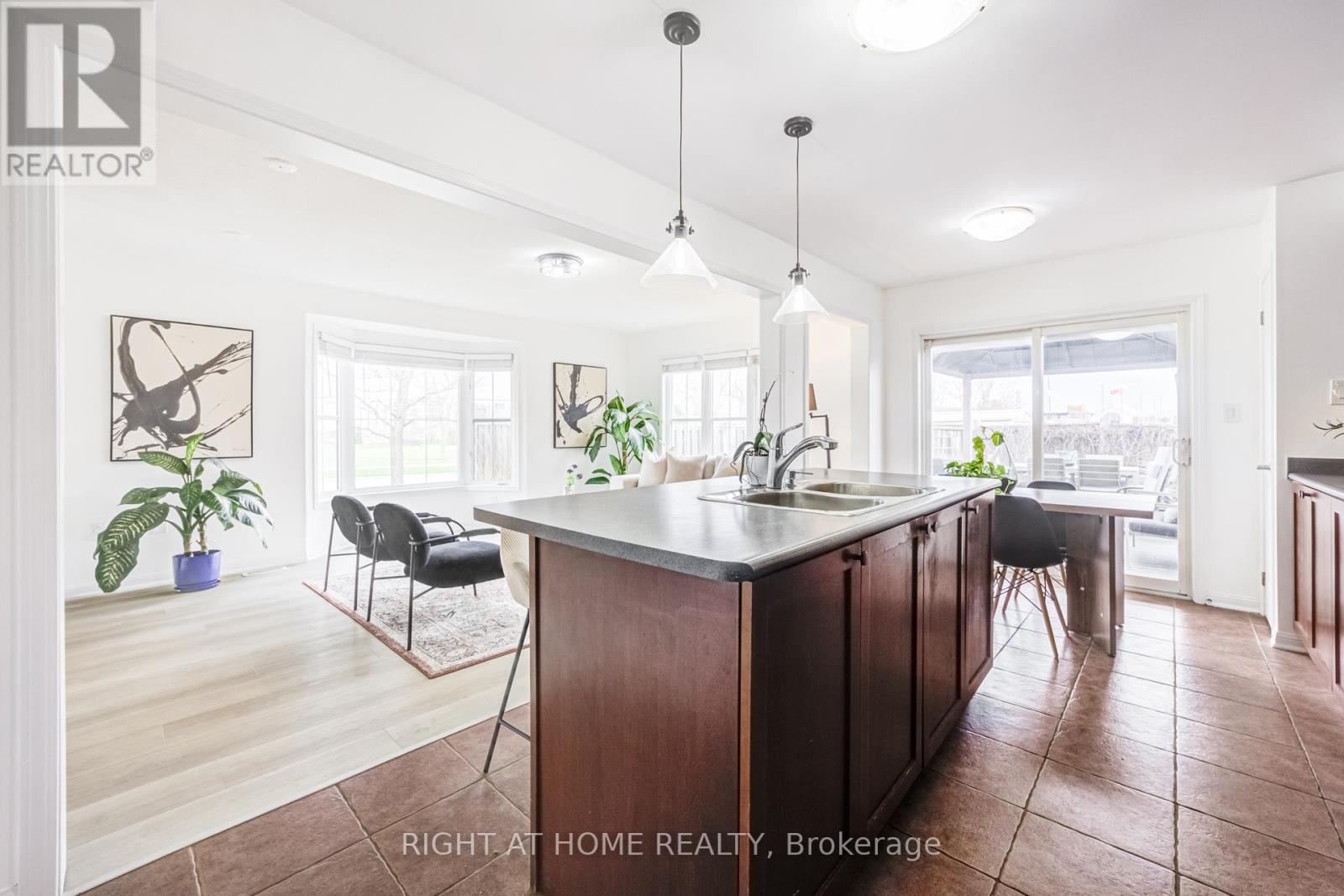 1 Jamesway Crescent, Whitchurch-Stouffville, Ontario  L4A 0A3 - Photo 14 - N13022904