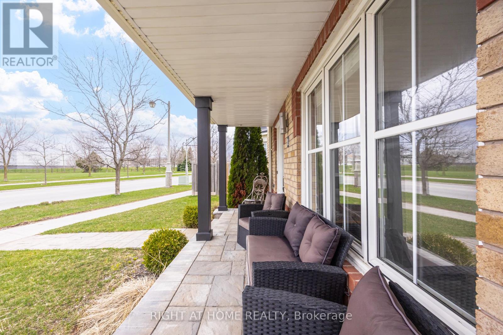 1 Jamesway Crescent, Whitchurch-Stouffville, Ontario  L4A 0A3 - Photo 3 - N13022904
