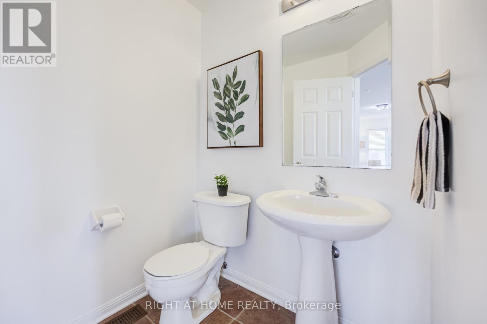 1 Jamesway Crescent, Whitchurch-Stouffville, Ontario  L4A 0A3 - Photo 7 - N13022904