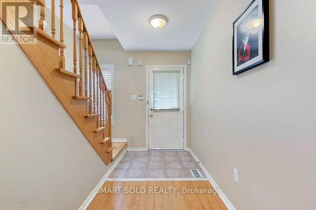 128 Hillwood Street, Markham, Ontario  L6C 0B8 - Photo 2 - N13022934