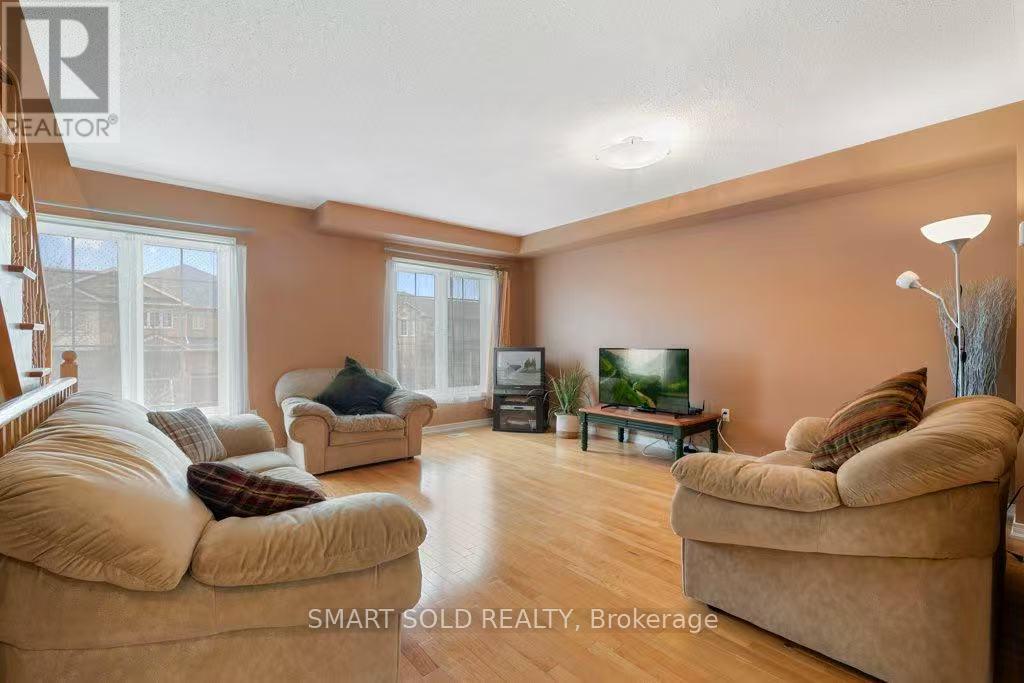 128 Hillwood Street, Markham, Ontario  L6C 0B8 - Photo 8 - N13022934