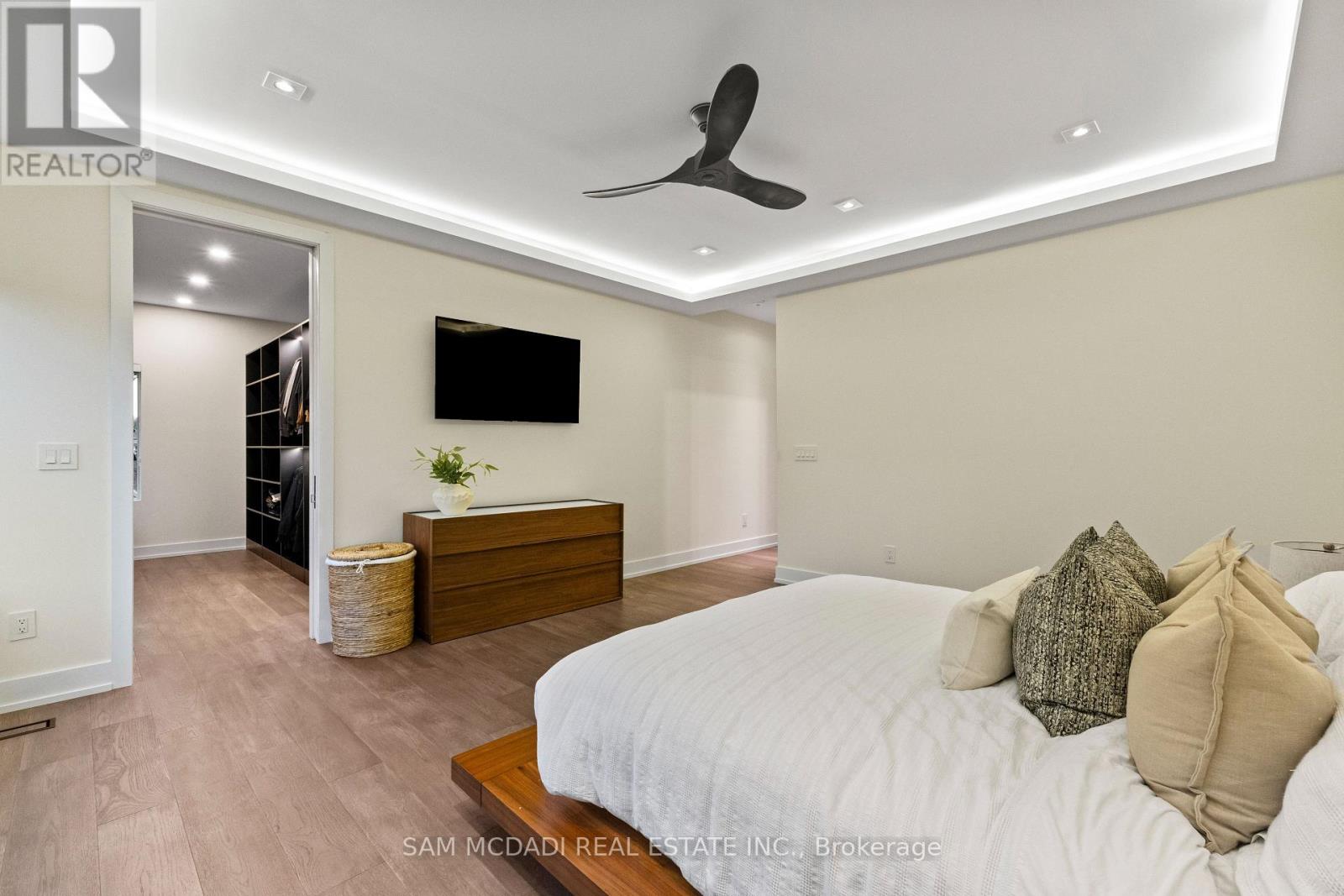 2075 Shawanaga Trail, Mississauga, Ontario  L5H 3Z3 - Photo 20 - W13022882