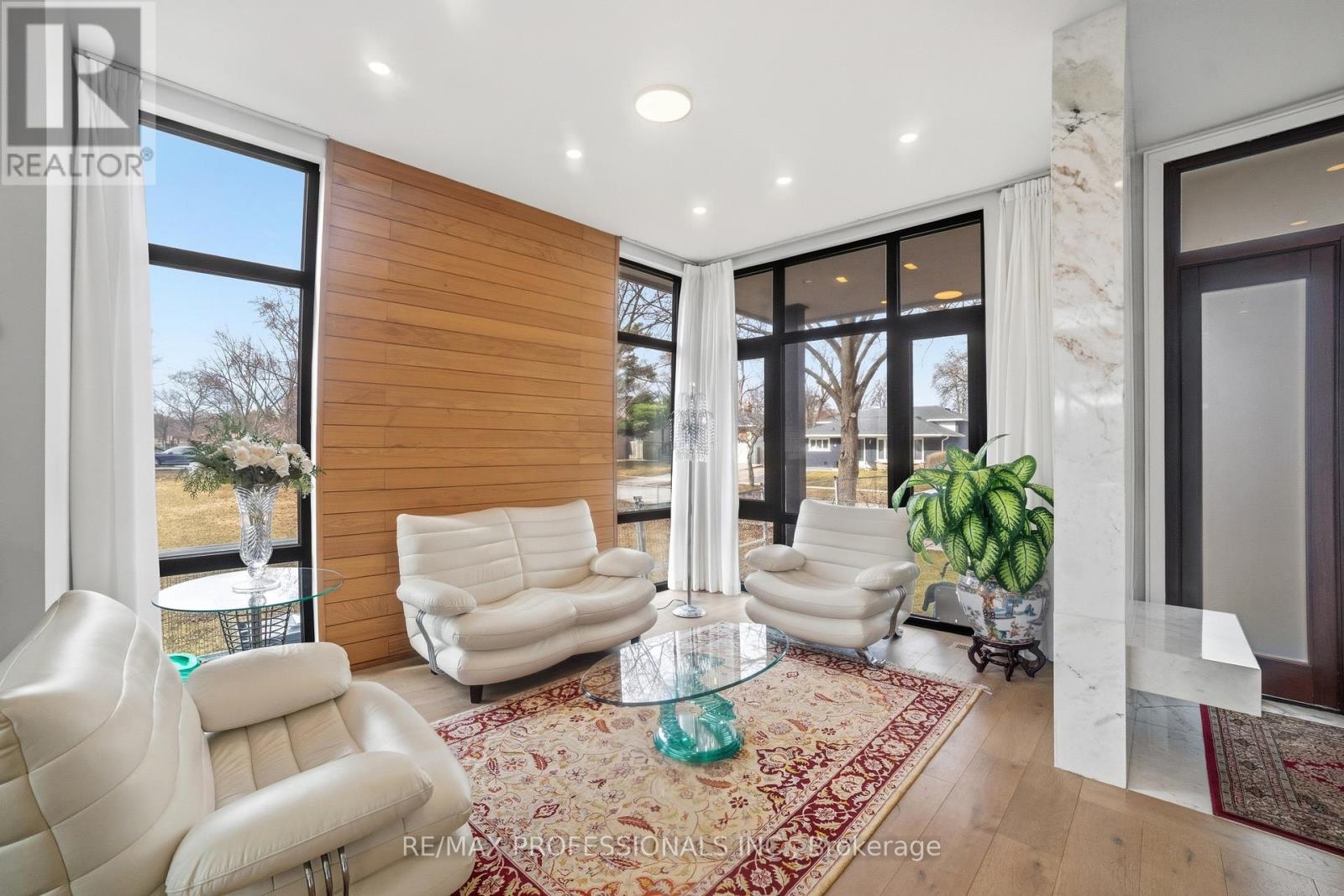 2206 Utley Road, Mississauga, Ontario  L5J 1X1 - Photo 3 - W13022916