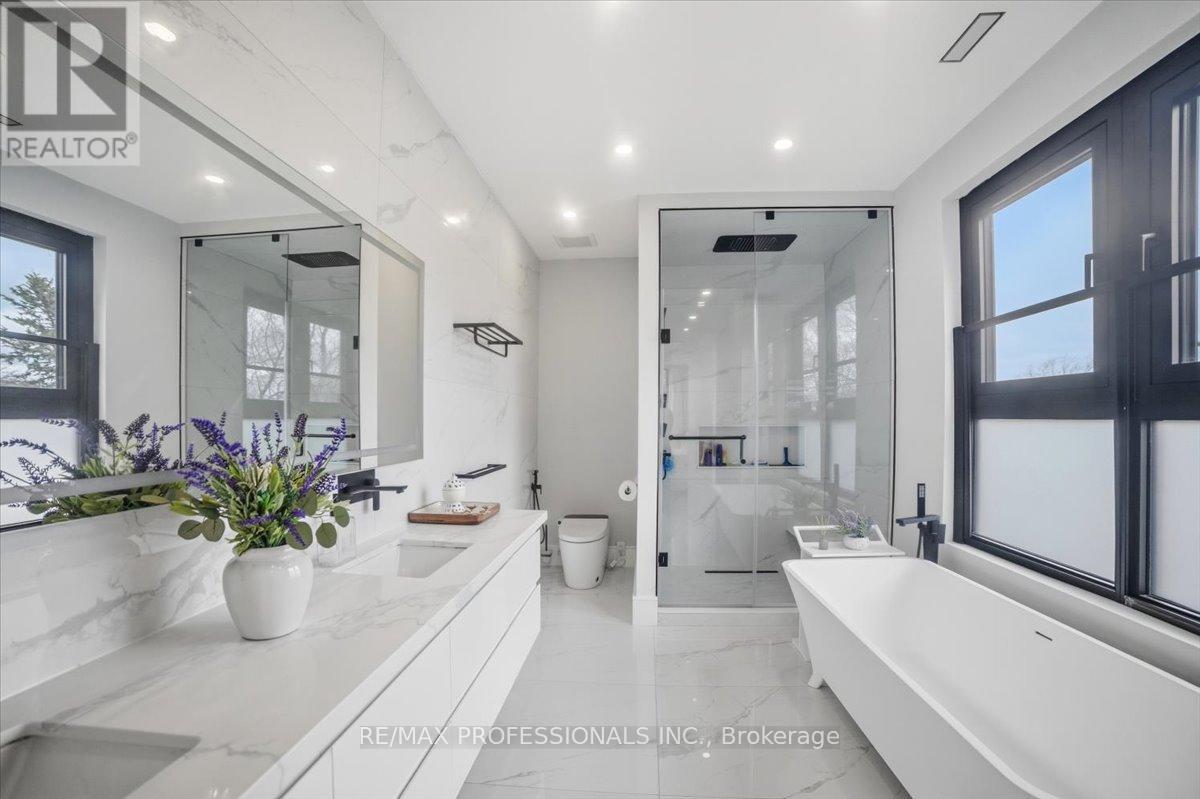 2206 Utley Road, Mississauga, Ontario  L5J 1X1 - Photo 30 - W13022916