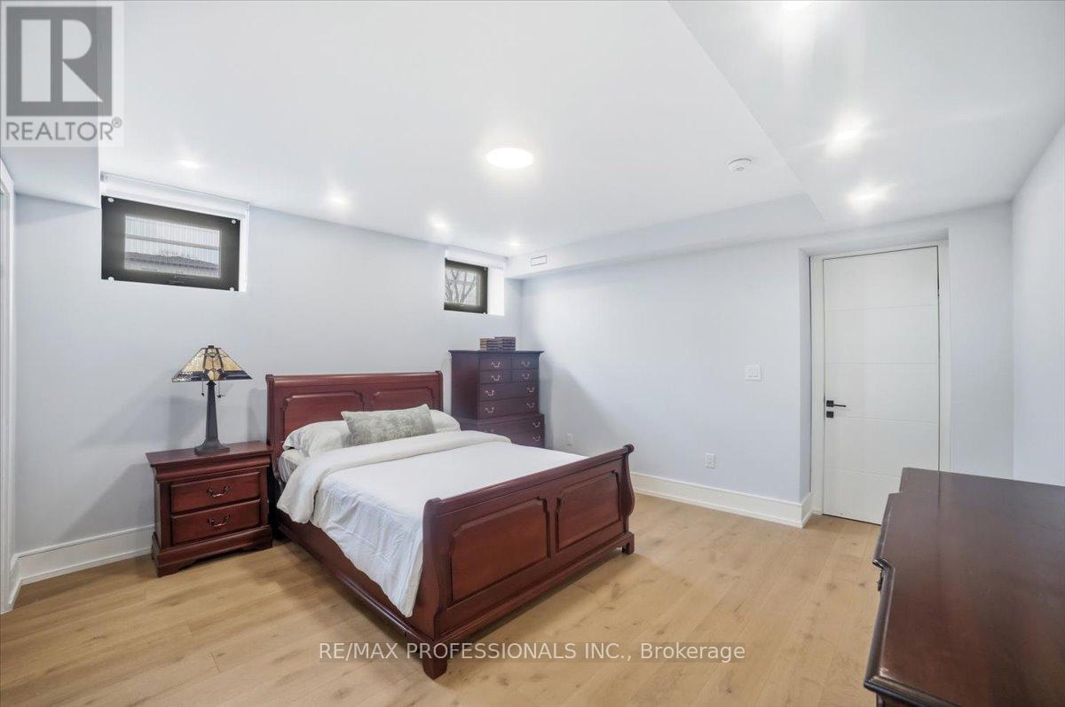 2206 Utley Road, Mississauga, Ontario  L5J 1X1 - Photo 42 - W13022916