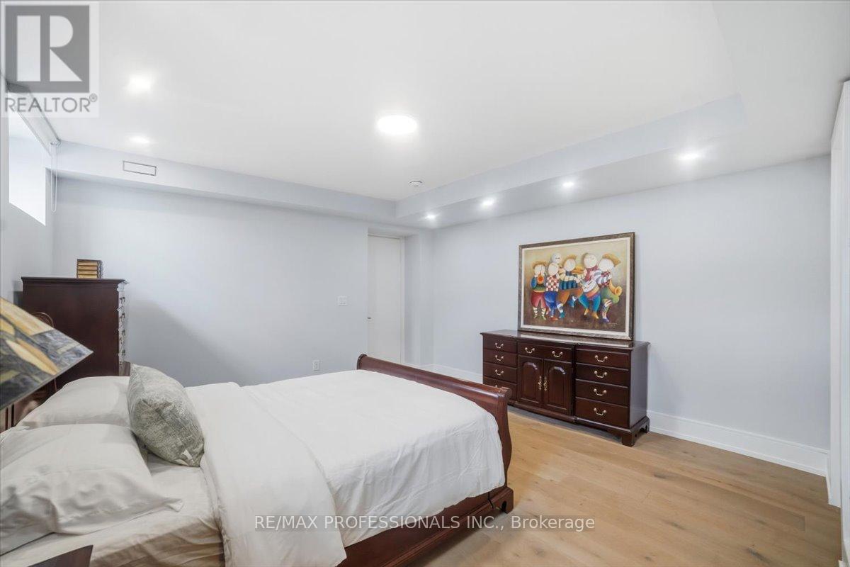 2206 Utley Road, Mississauga, Ontario  L5J 1X1 - Photo 43 - W13022916