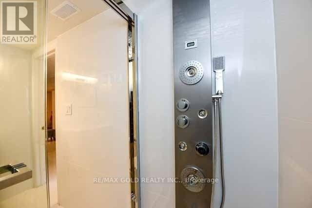 198 Harrowsmith Drive, Mississauga, Ontario  L5R 1R9 - Photo 6 - W13022932