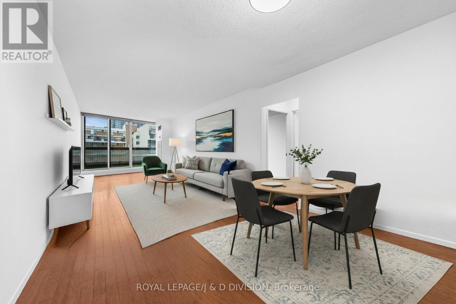 221B - 364 THE EAST MALL, Toronto, Ontario