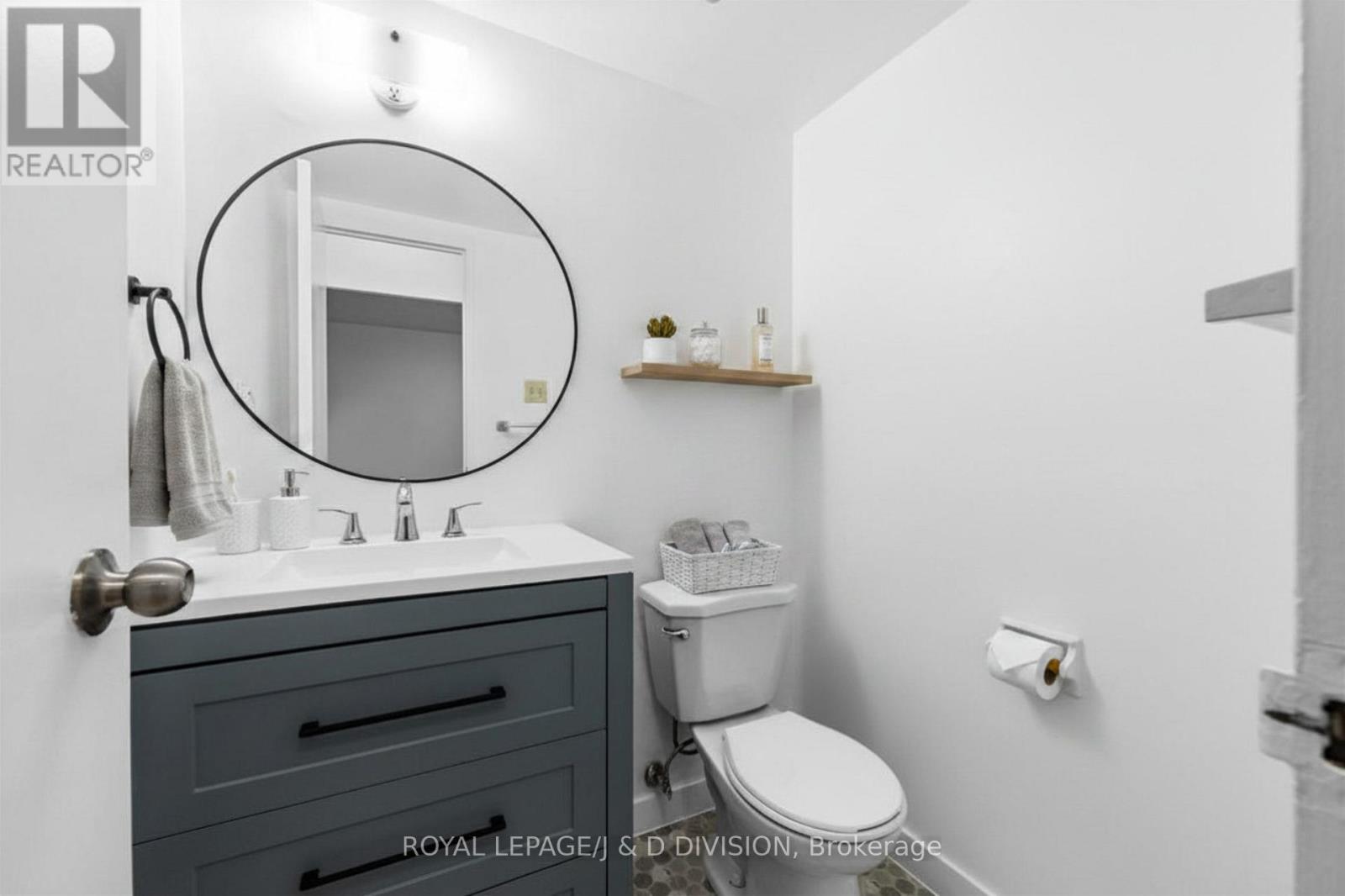 221b - 364 The East Mall, Toronto, Ontario  M9B 6C5 - Photo 11 - W13022946