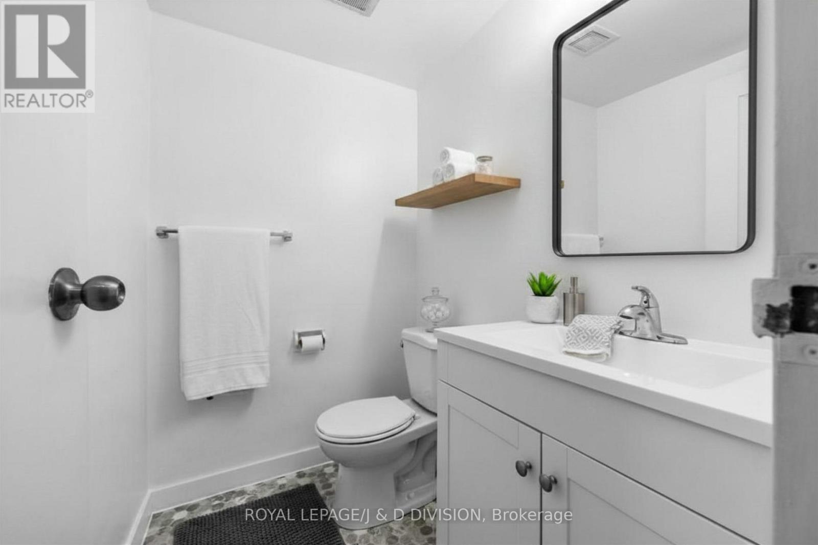 221b - 364 The East Mall, Toronto, Ontario  M9B 6C5 - Photo 19 - W13022946