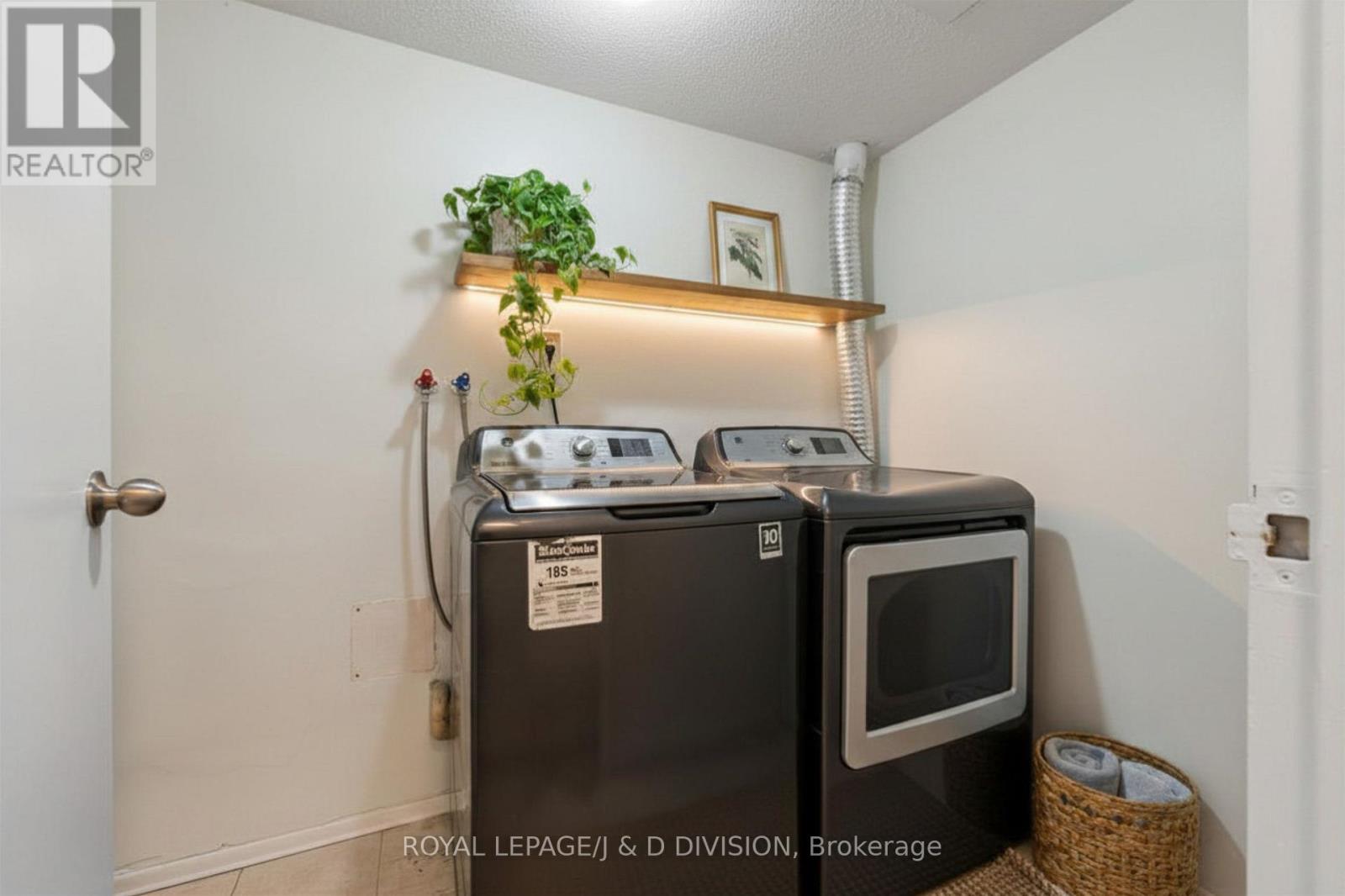 221b - 364 The East Mall, Toronto, Ontario  M9B 6C5 - Photo 24 - W13022946