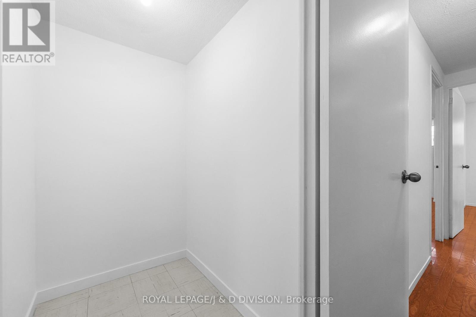 221b - 364 The East Mall, Toronto, Ontario  M9B 6C5 - Photo 25 - W13022946