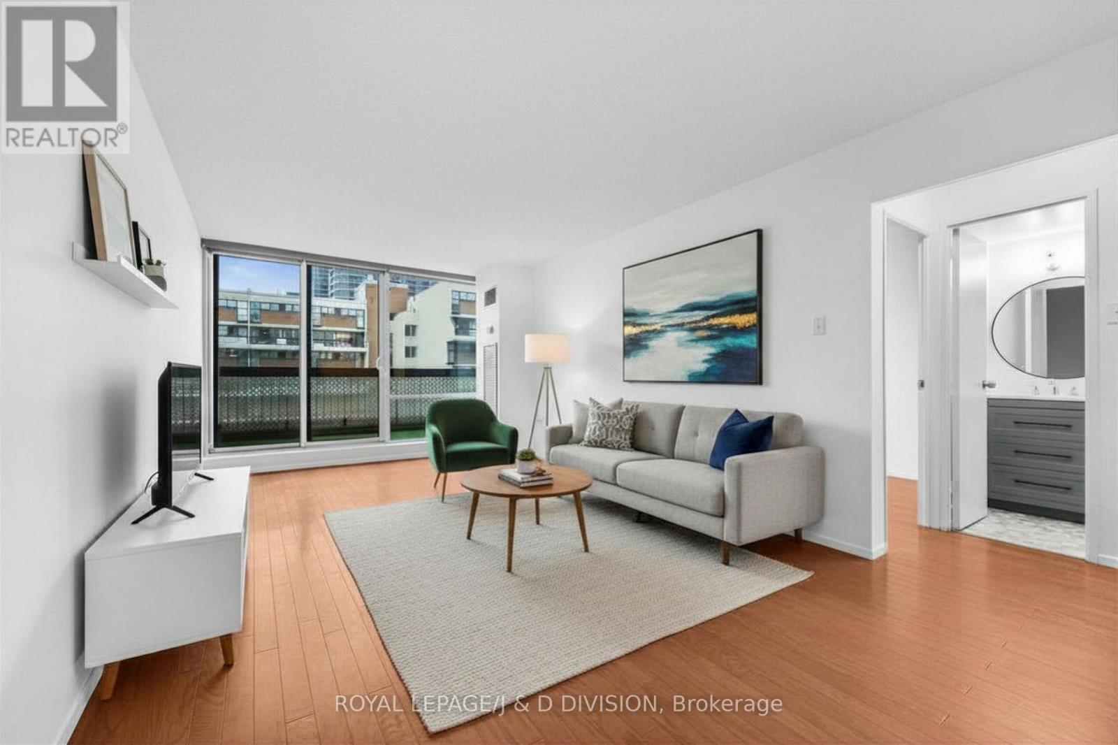 221b - 364 The East Mall, Toronto, Ontario  M9B 6C5 - Photo 3 - W13022946