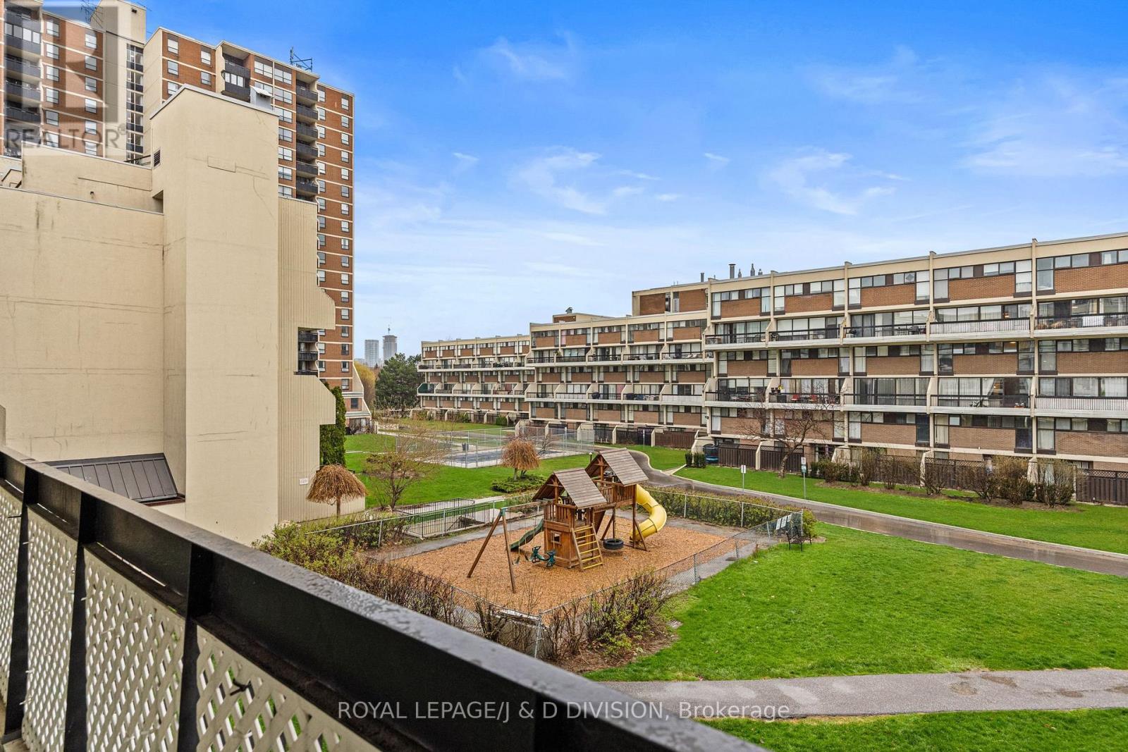 221b - 364 The East Mall, Toronto, Ontario  M9B 6C5 - Photo 5 - W13022946