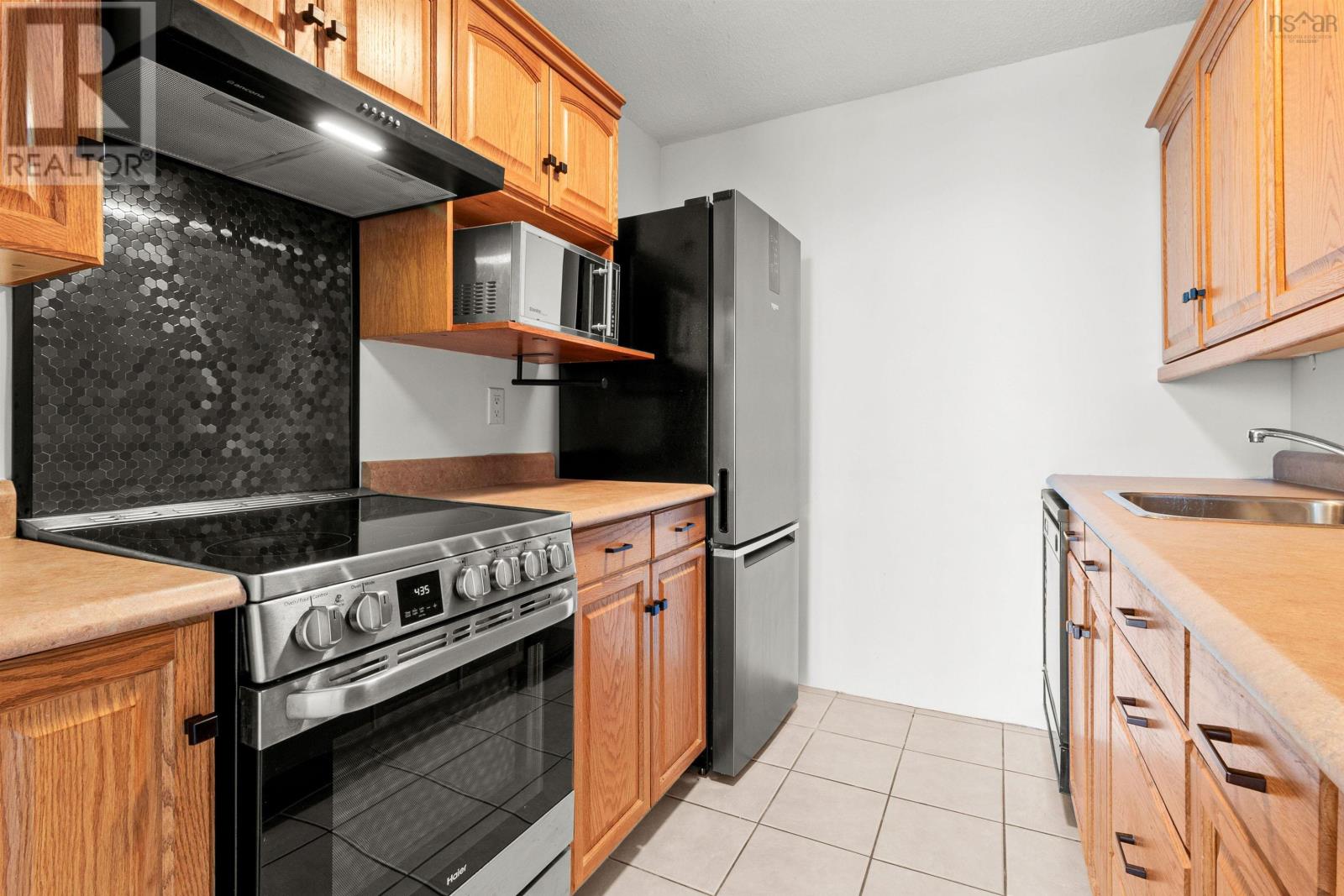 1202 5572 North Ridge Road, Halifax Peninsula, Nova Scotia  B3K 5K2 - Photo 12 - 202600825