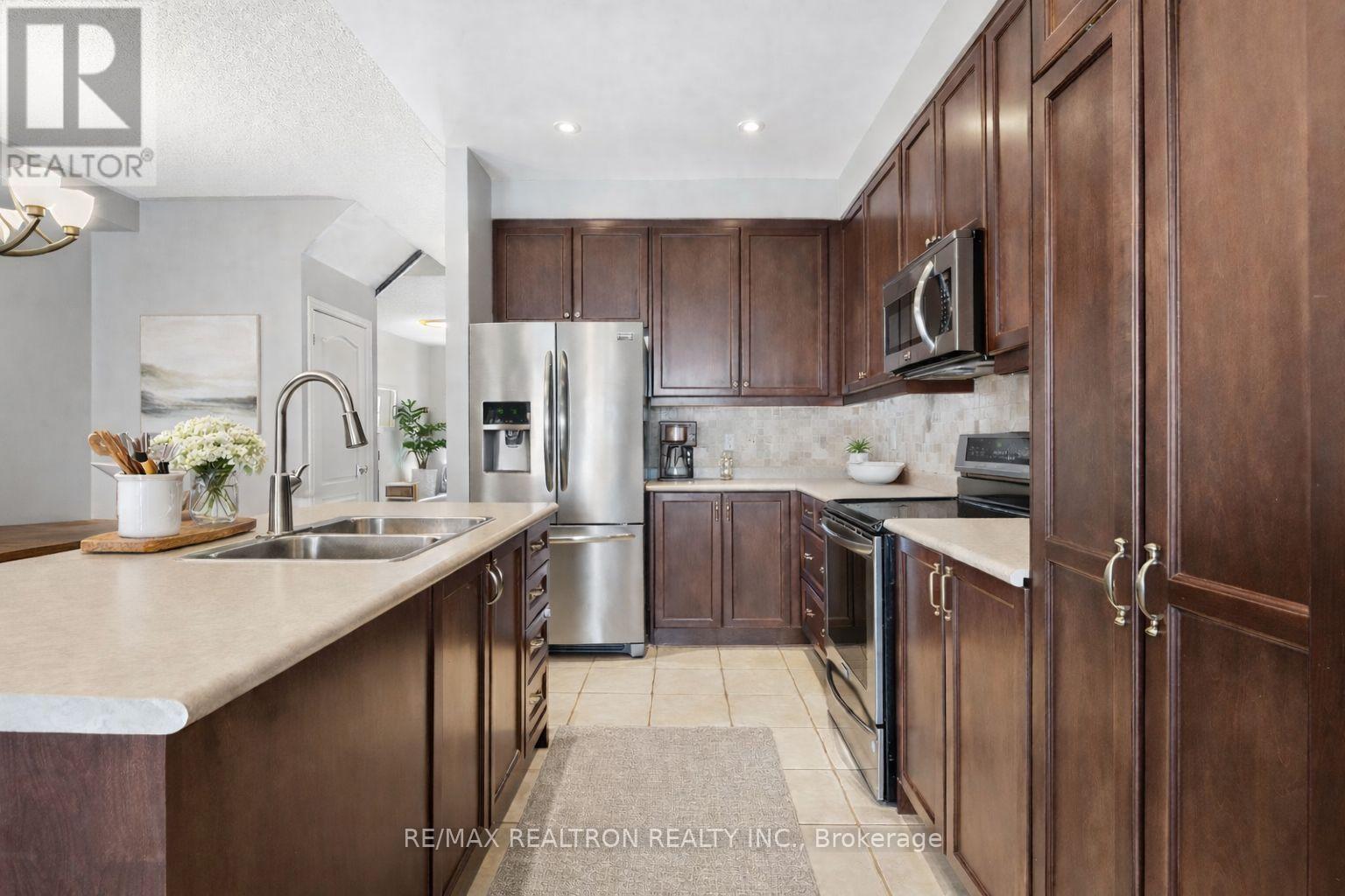 86 Donald Stewart Crescent, East Gwillimbury, Ontario  L0G 1M0 - Photo 9 - N12987244