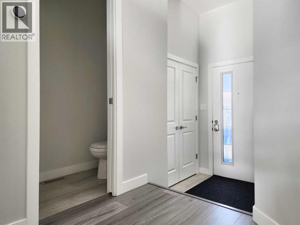 2, 69 Aquitania Circle W, Lethbridge, Alberta  T1J 5M5 - Photo 4 - A2290324