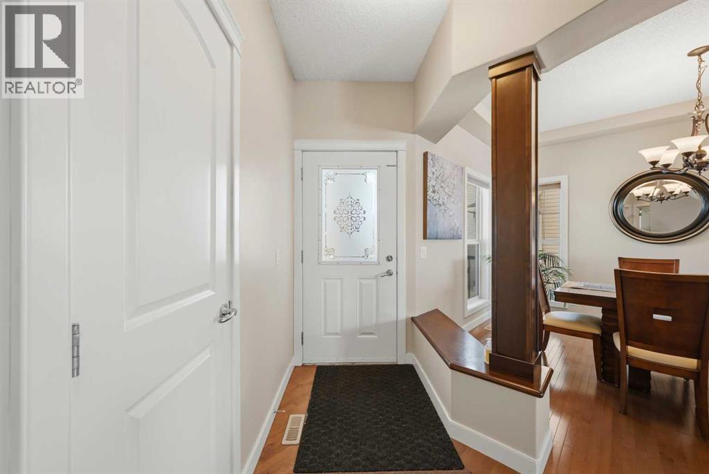 212 Springmere Road, Chestermere, Alberta  T1X 1R3 - Photo 4 - A2291582