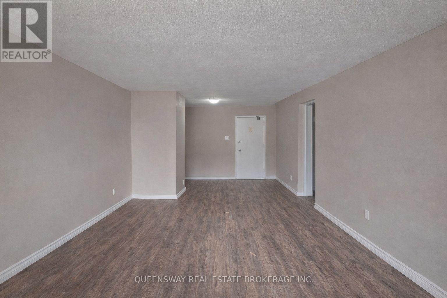 9 - 633 Barber Avenue, North Perth, Ontario  N4W 1S4 - Photo 2 - X12942294