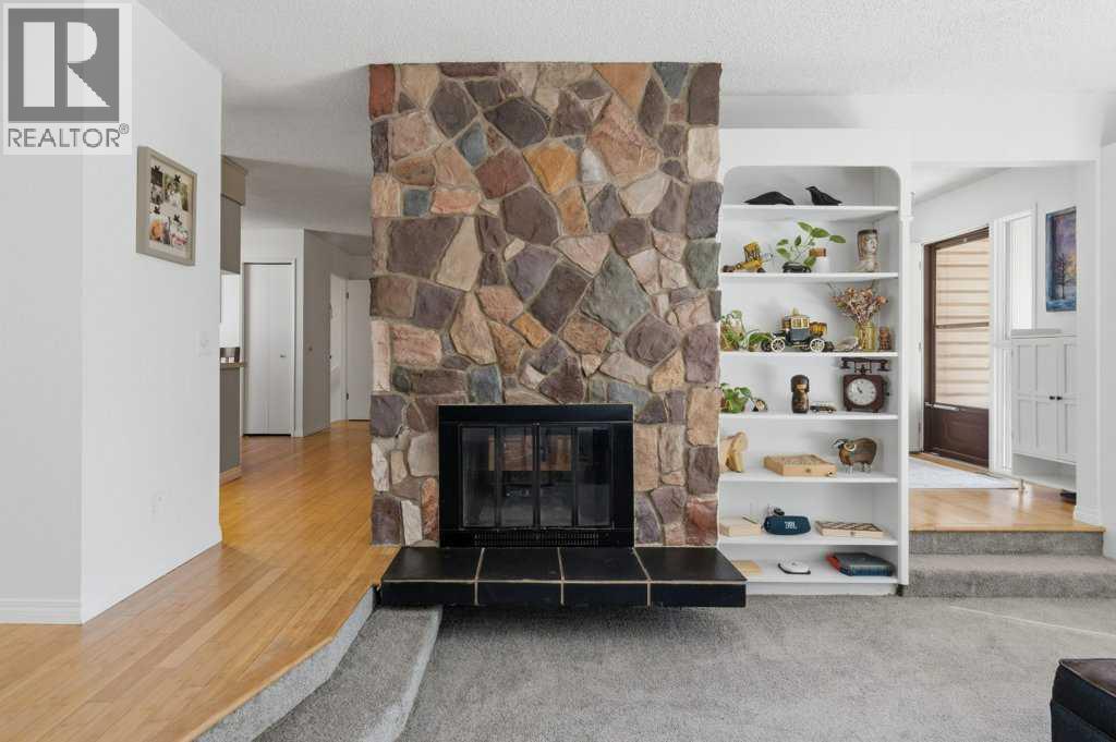 536 Woodhill Place Sw, Calgary, Alberta  T2W 3L5 - Photo 6 - A2299102