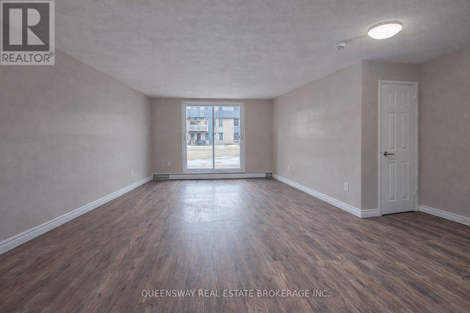 9 - 633 Barber Avenue, North Perth, Ontario  N4W 1S4 - Photo 3 - X12942294