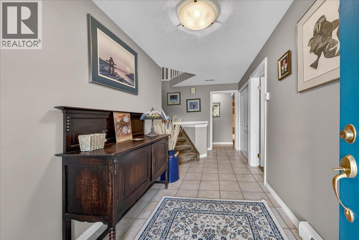 1706 15th Avenue, Invermere, British Columbia  V0A 1K0 - Photo 3 - 10384123