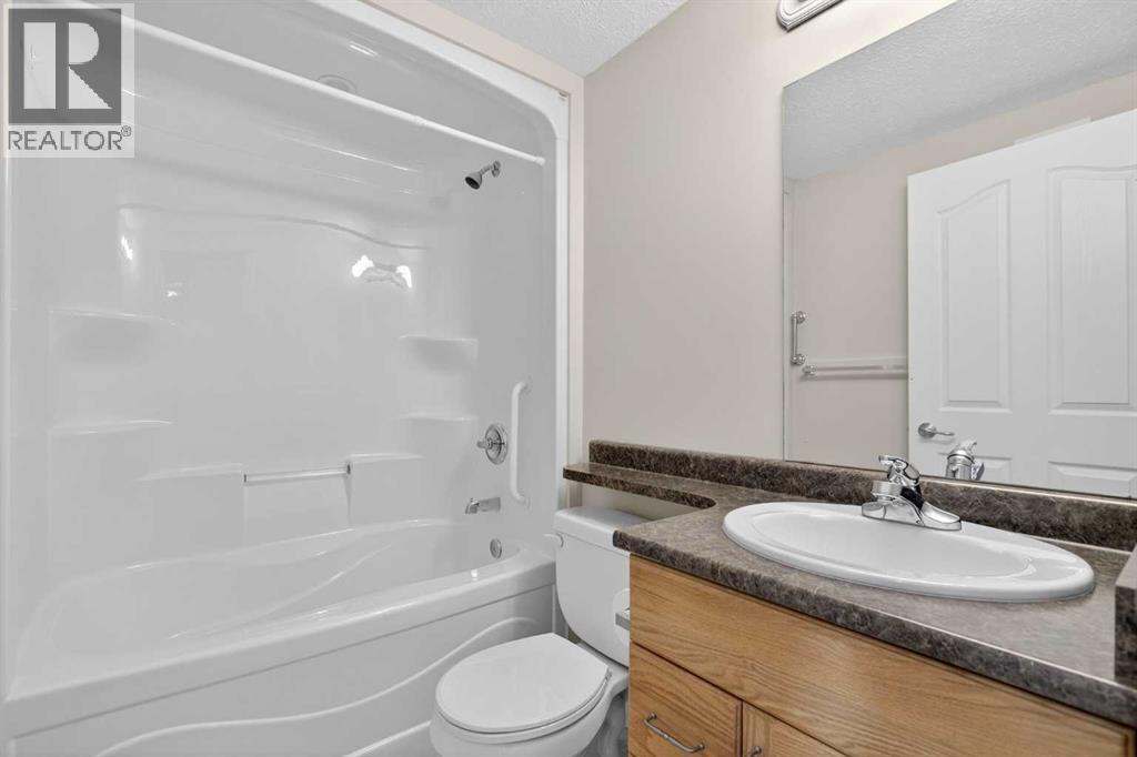 302, 400 1 Avenue SE, Diamond Valley, Alberta  T0L 0H0 - Photo 15 - A2286296