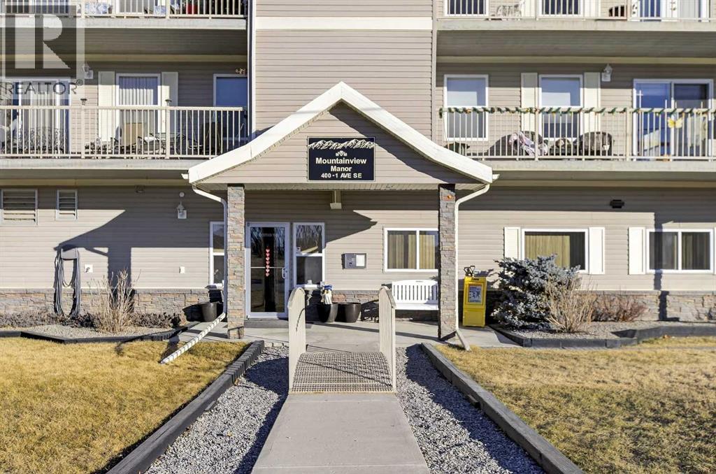 302, 400 1 Avenue SE, Diamond Valley, Alberta  T0L 0H0 - Photo 1 - A2286296