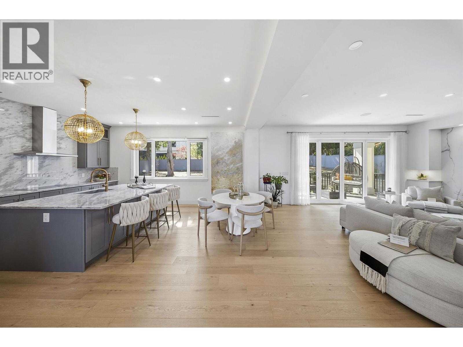 7415 Lambeth Drive, Burnaby, British Columbia  V5E 4B4 - Photo 6 - R3113437