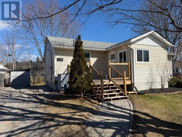 31 SPRUCEDALE STREET, Highlands East, Ontario