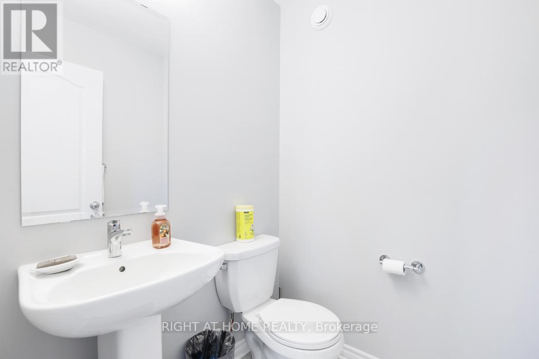 895 Antonio Farley Street, Ottawa, Ontario  K1K 2Z1 - Photo 5 - X13022960
