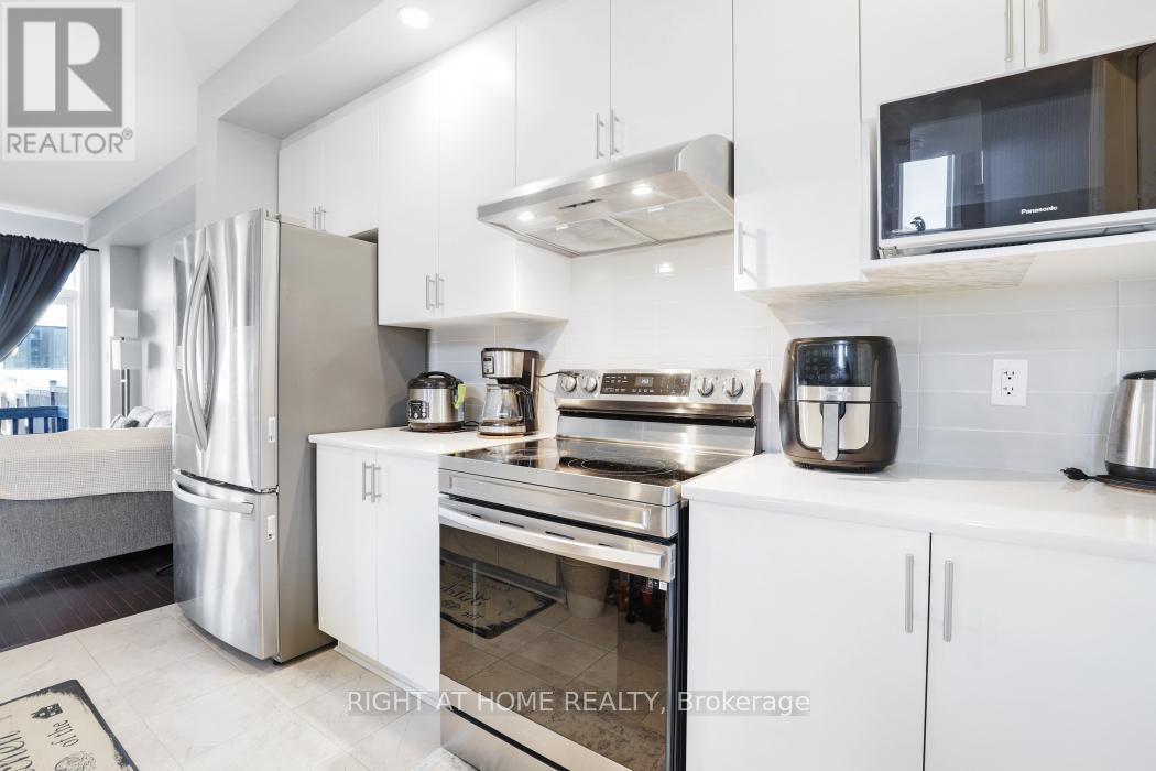 895 Antonio Farley Street, Ottawa, Ontario  K1K 2Z1 - Photo 8 - X13022960