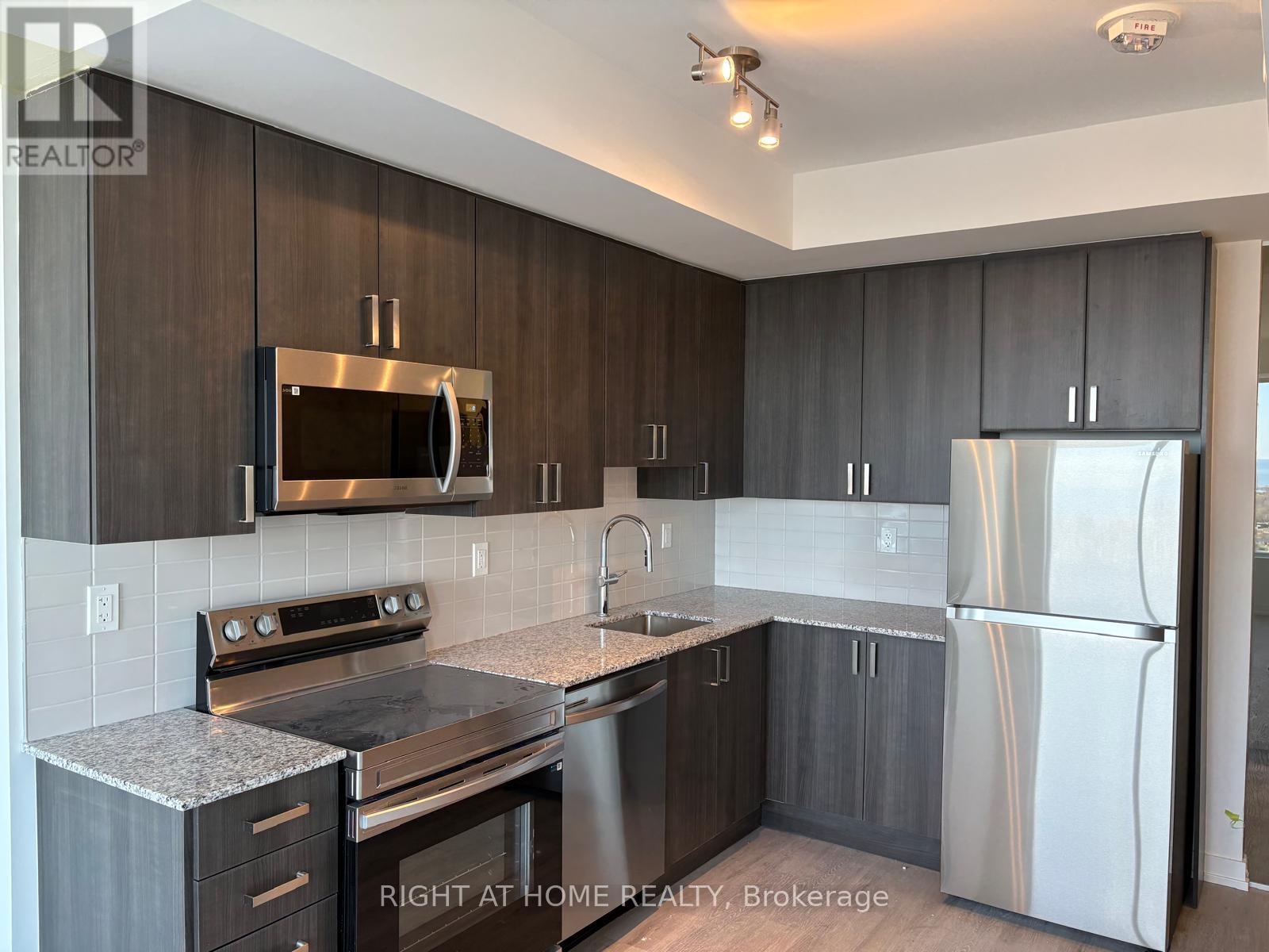 2803 - 1435 Celebration Drive, Pickering (Bay Ridges), Ontario  L1W 0C3 - Photo 24 - E13022964