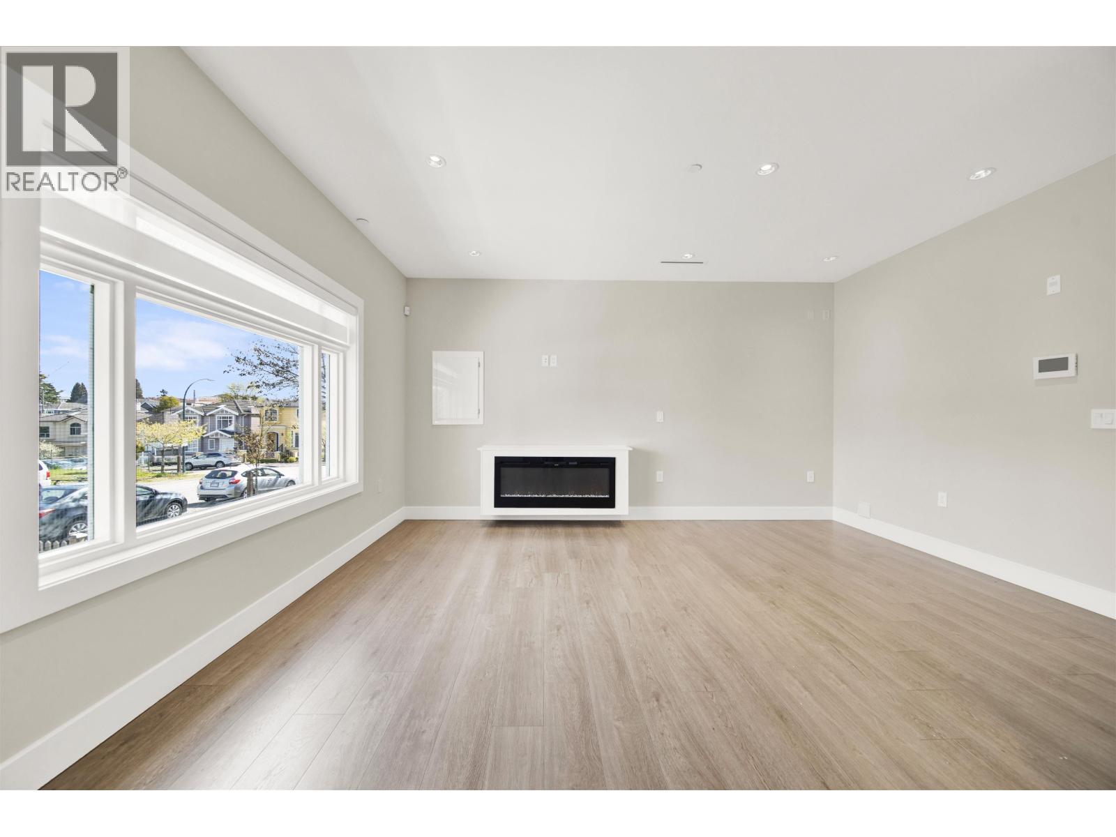 3128 Kings Avenue, Vancouver, British Columbia  V5R 4T4 - Photo 3 - R3113840