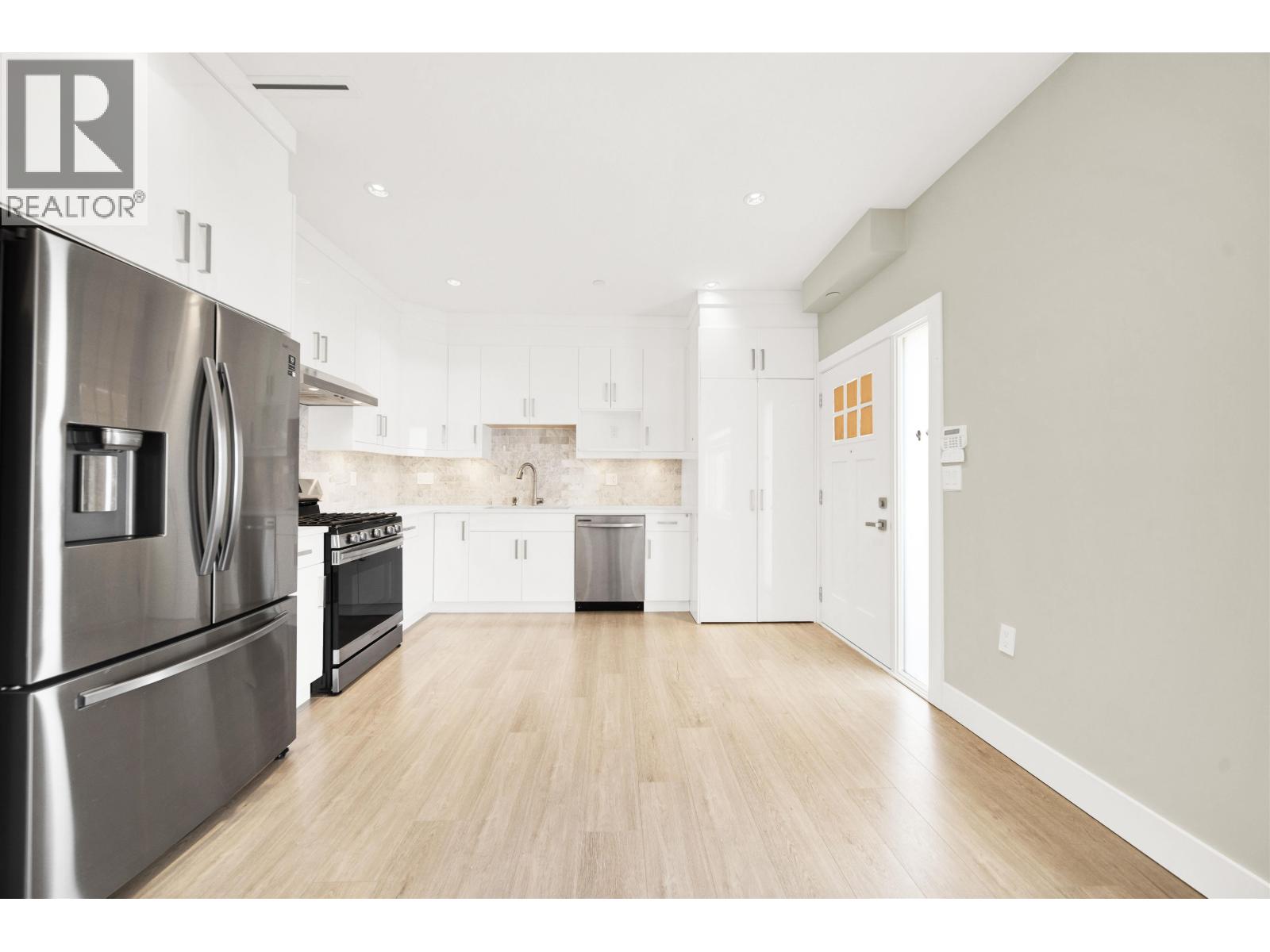 3128 Kings Avenue, Vancouver, British Columbia  V5R 4T4 - Photo 4 - R3113840