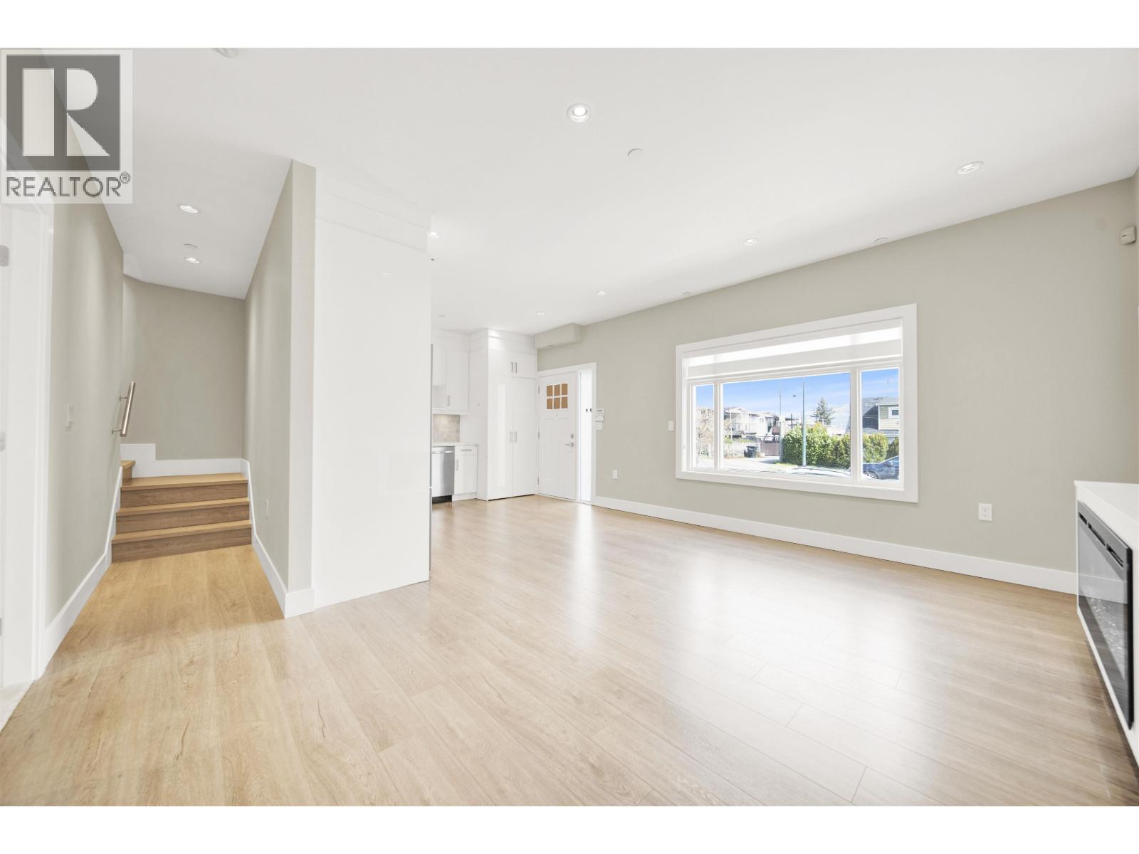 3128 Kings Avenue, Vancouver, British Columbia  V5R 4T4 - Photo 8 - R3113840