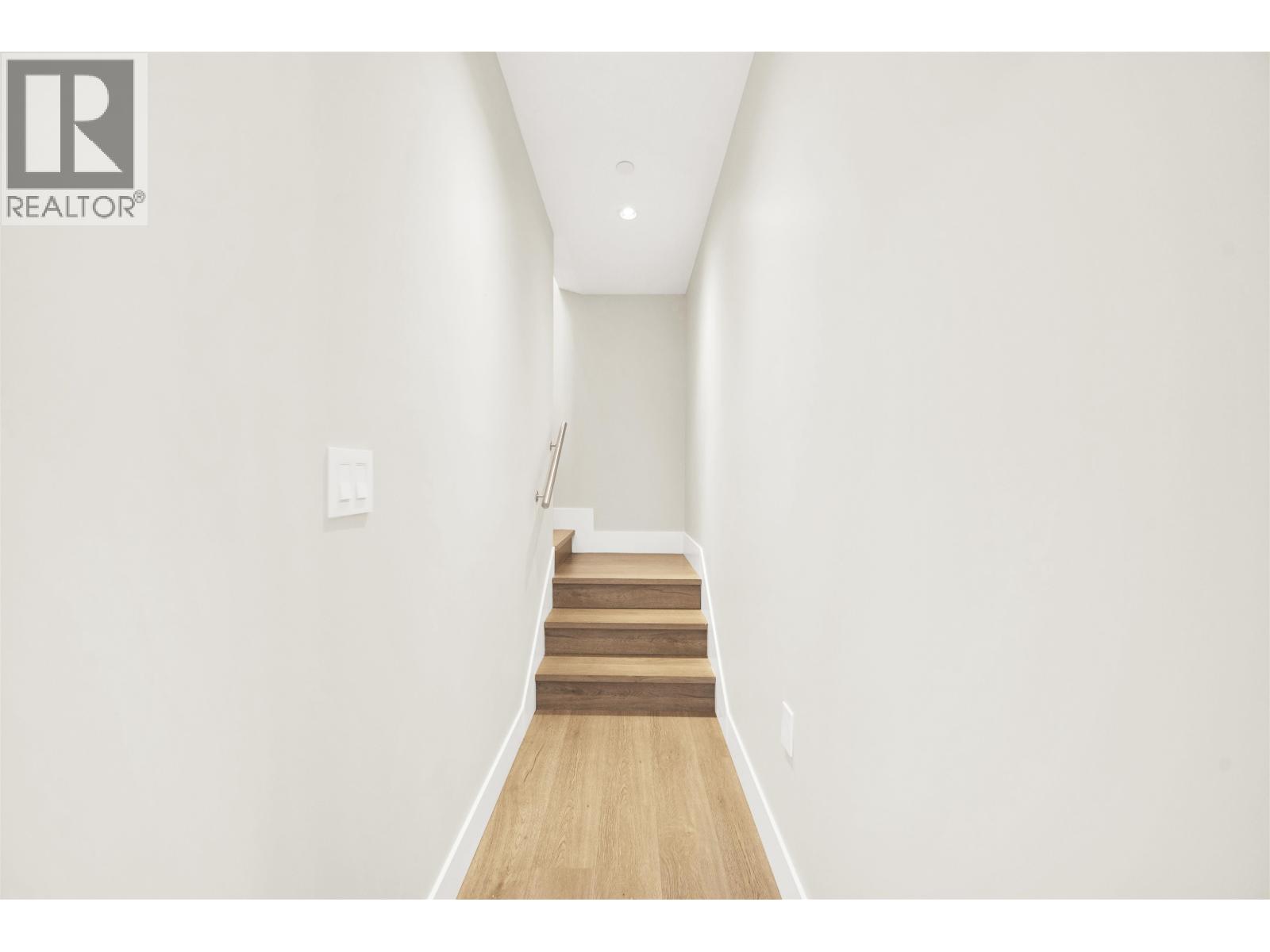 3128 Kings Avenue, Vancouver, British Columbia  V5R 4T4 - Photo 9 - R3113840