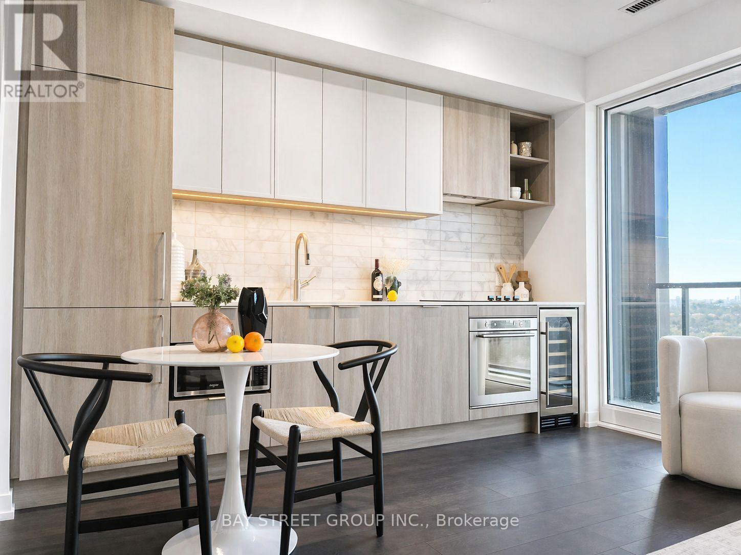 1910 - 2020 BATHURST STREET, Toronto, Ontario