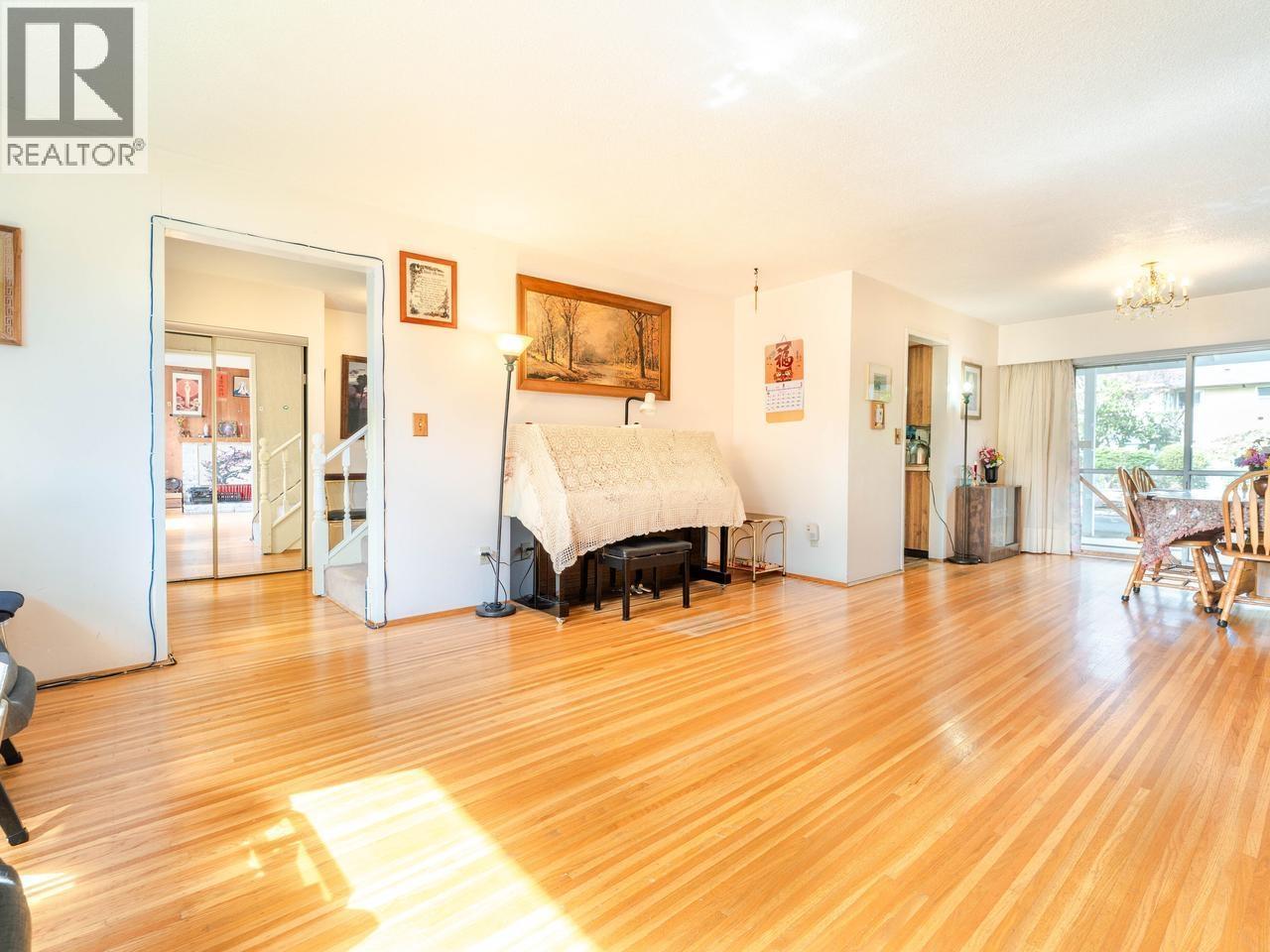 6151 Nanika Crescent, Richmond, British Columbia  V7C 2W6 - Photo 4 - R3113848