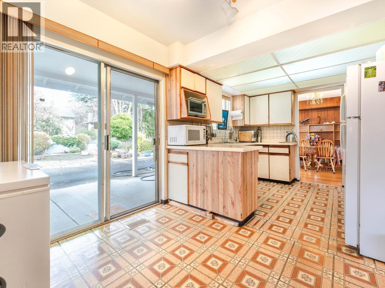 6151 Nanika Crescent, Richmond, British Columbia  V7C 2W6 - Photo 7 - R3113848