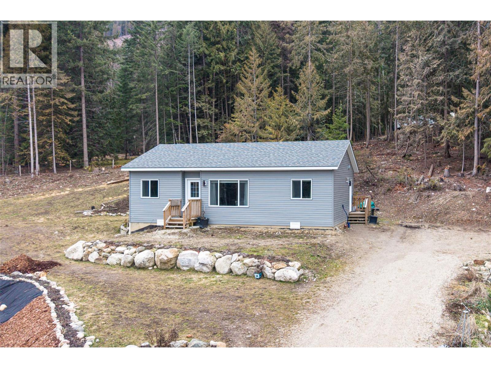 2655 Cowan Road, Sicamous, British Columbia  V0E 2V0 - Photo 4 - 10378522