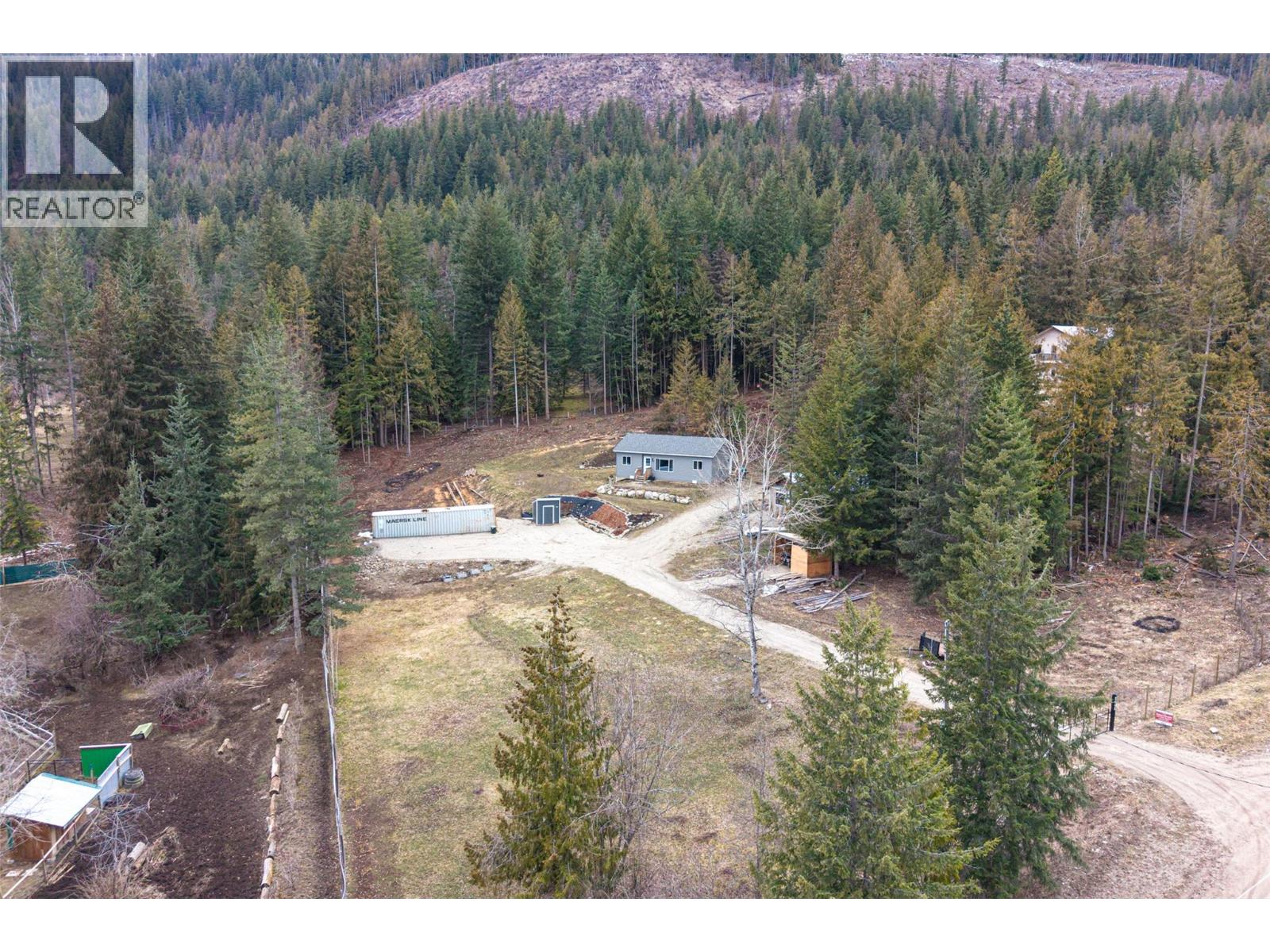 2655 Cowan Road, Sicamous, British Columbia  V0E 2V0 - Photo 5 - 10378522