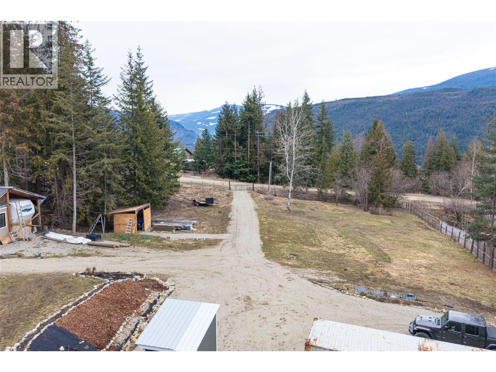 2655 Cowan Road, Sicamous, British Columbia  V0E 2V0 - Photo 3 - 10378522