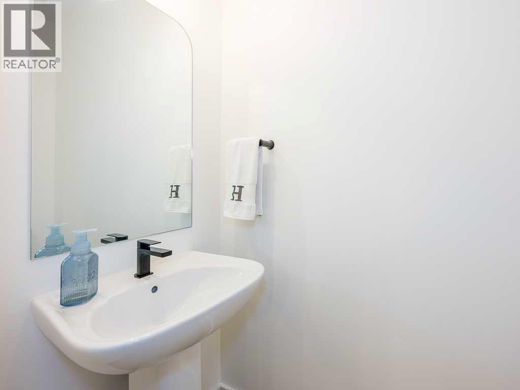 613 Lambeau Link SE, Airdrie, Alberta  T4A 3R2 - Photo 15 - A2286965