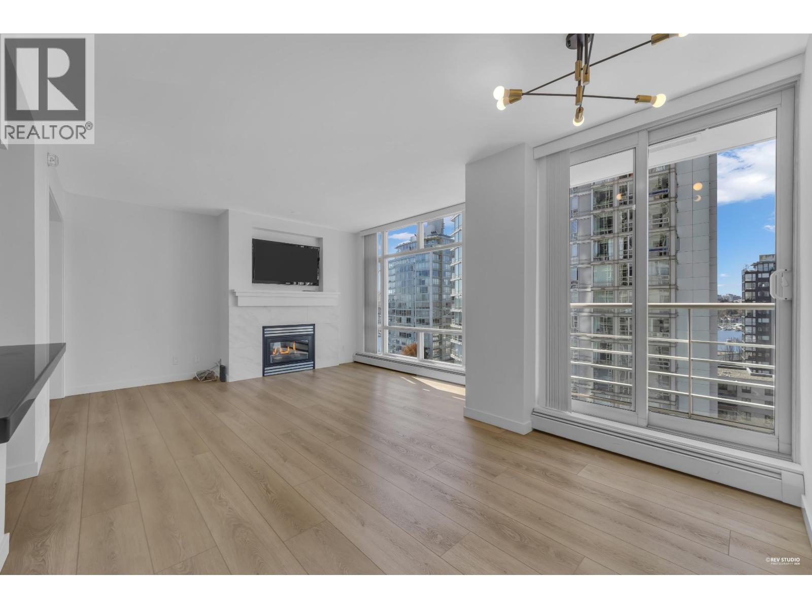 1707 1199 Marinaside Crescent, Vancouver, British Columbia  V6Z 2Y2 - Photo 4 - R3110943