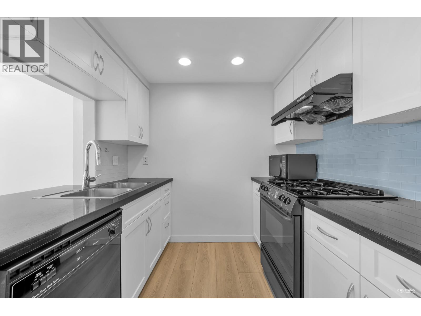 1707 1199 Marinaside Crescent, Vancouver, British Columbia  V6Z 2Y2 - Photo 13 - R3110943