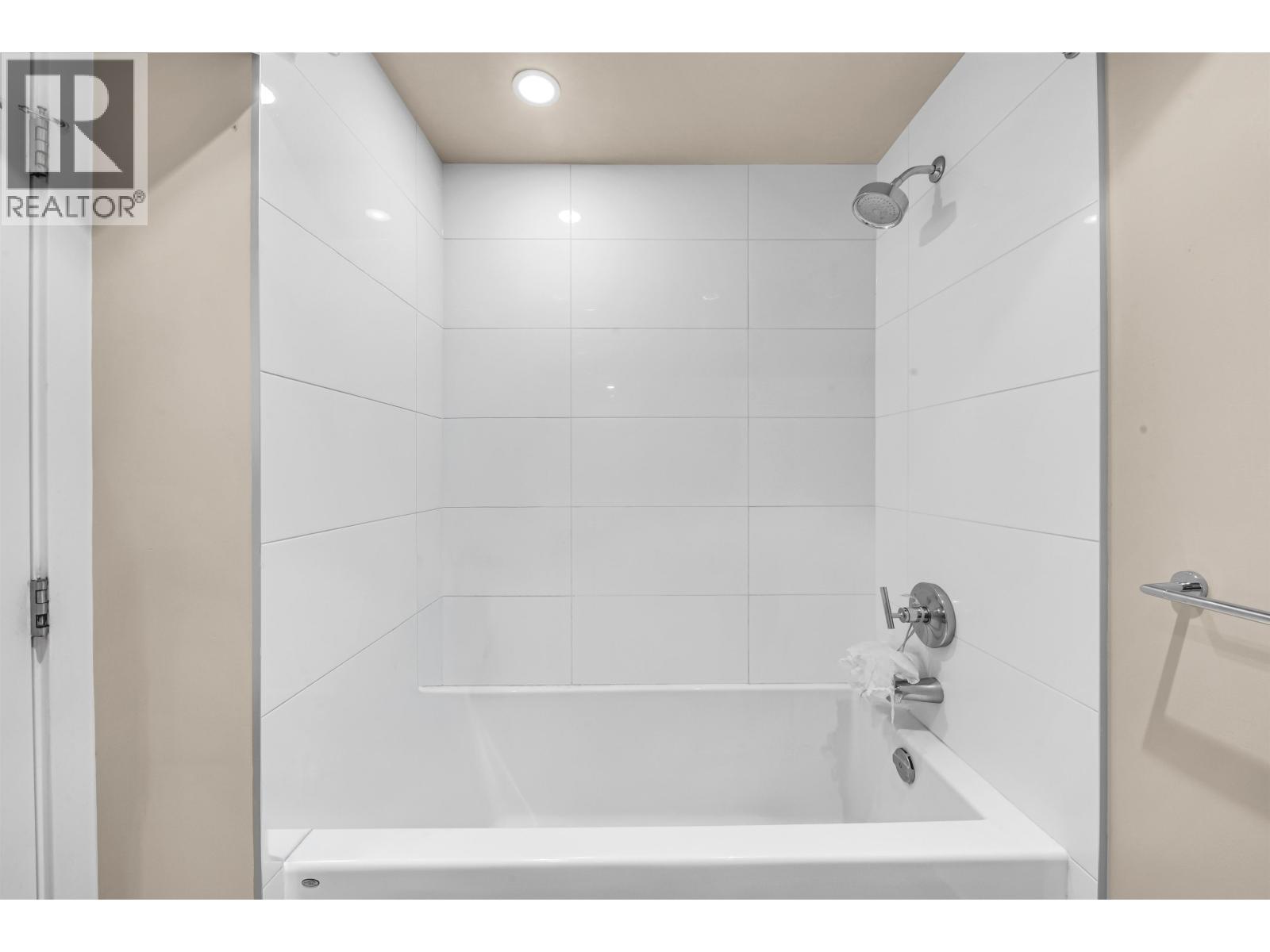 2809 1155 The High Street, Coquitlam, British Columbia  V3B 7W4 - Photo 10 - R3113160