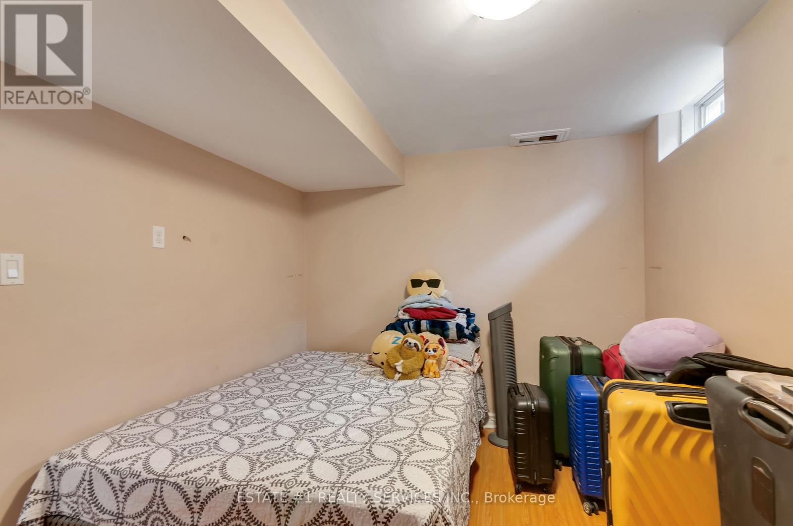 7448 Village Walk, Mississauga, Ontario  L5W 2V7 - Photo 31 - W12999574