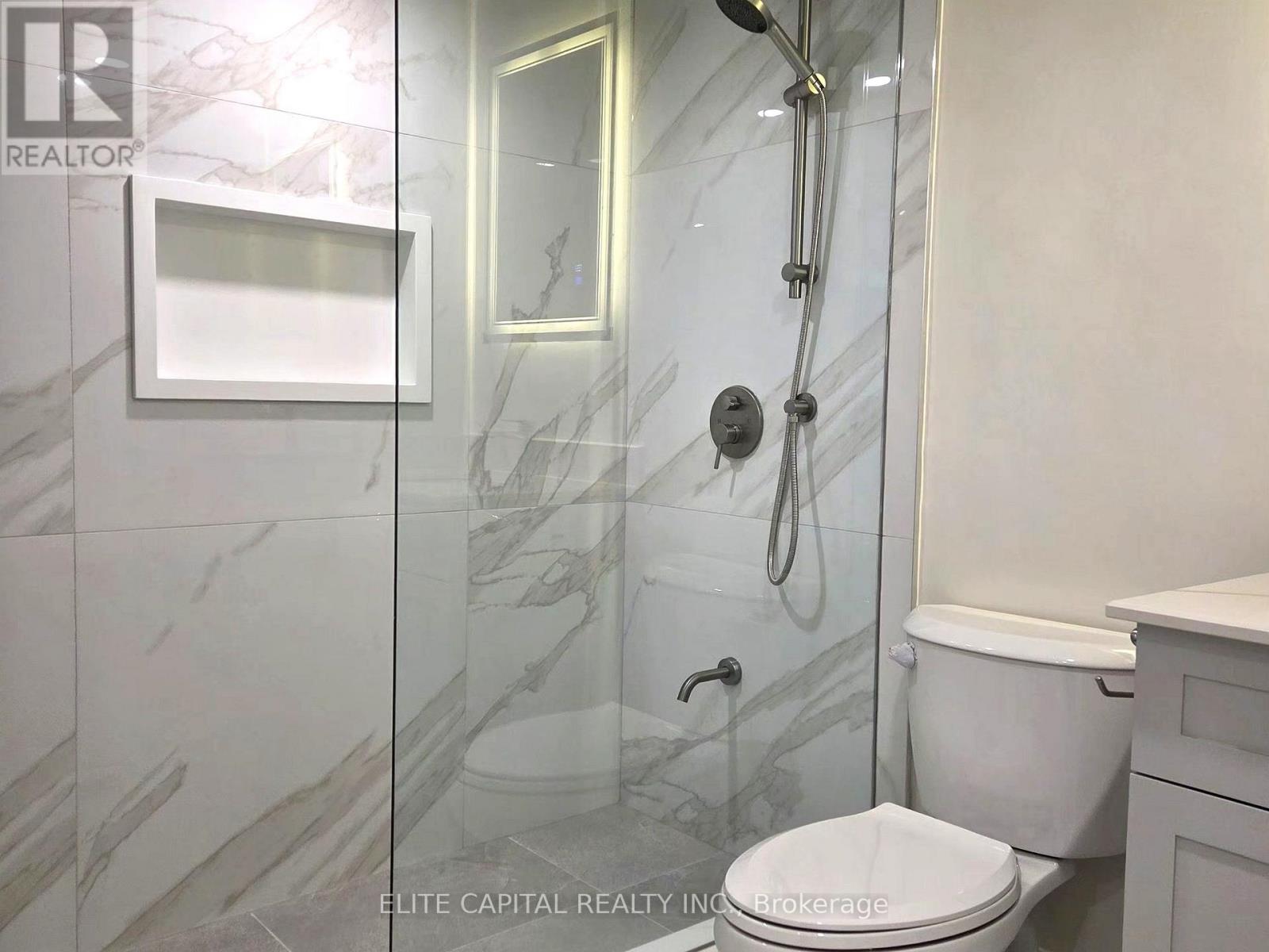 195 Milky Way Drive, Richmond Hill, Ontario  L4C 5H3 - Photo 3 - N13022988